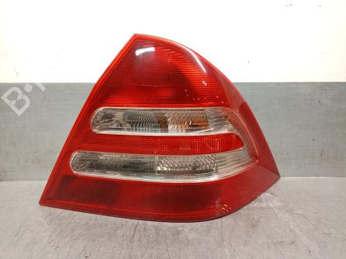 Højre baglygte MERCEDES-BENZ C-CLASS (W203) C 32 AMG Kompressor (203.065) (354 hp) 30804506