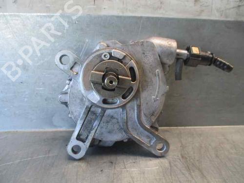 Used Vacuum pump TOYOTA AVENSIS (_T25_) 2.2 D-4D (ADT251_, ADT251R) (150 hp) 5046395