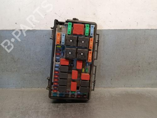 fuse-box-fiat-grande-punto-199_-2005-40037638 main image