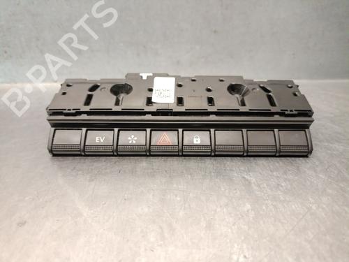 Used Switch Switch RENAULT ARKANA I (LCM_, LDN_) 1.6 E-TECH 145 (LDMU) (143 hp) 33558489 33558489