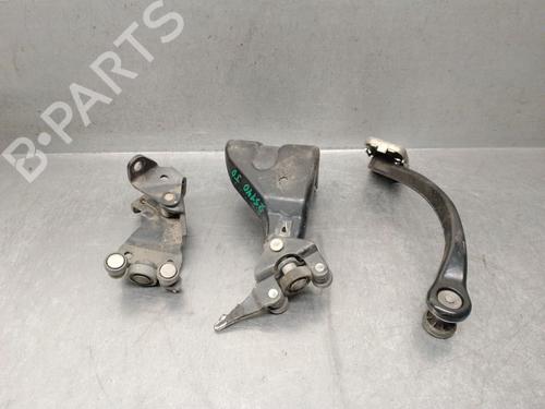 Used Hinge/Door check strap Hinge/Door check strap FIAT SCUDO Van (220_) 1.9 TD (90 hp) 33931505 33931505