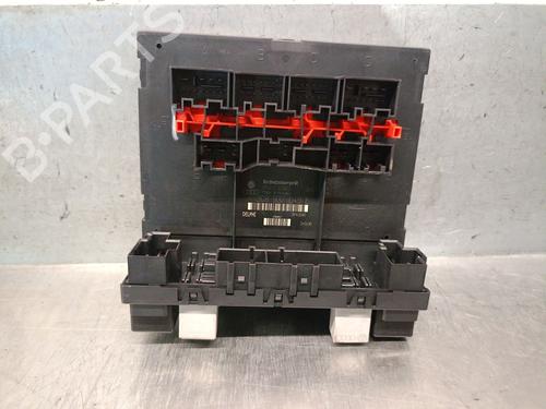 Used Fuse box Fuse box 37184406 37184406