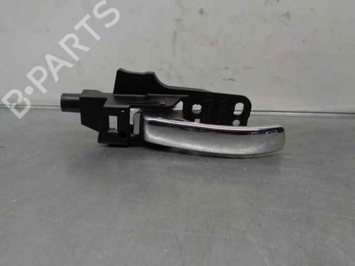 Used Front right interior door handle Front right interior door handle 6581618 6581618