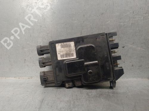 Used Fuse box Fuse box 36070383 36070383