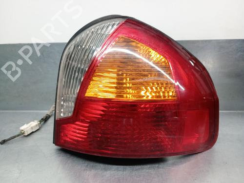 Used Right taillight HYUNDAI SANTA FÉ I (SM) 2.0 CRDi (113 hp) 28289531