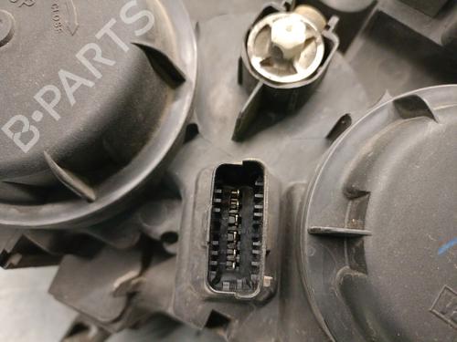 Right headlight CITROËN C5 I (DC_) 2.0 HDi (DCRHZB, DCRHZE) | BP32483081C29 