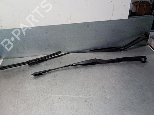 Used Front windshield wiper arm NISSAN JUKE (F15) 1.5 dCi (110 hp) 26692342