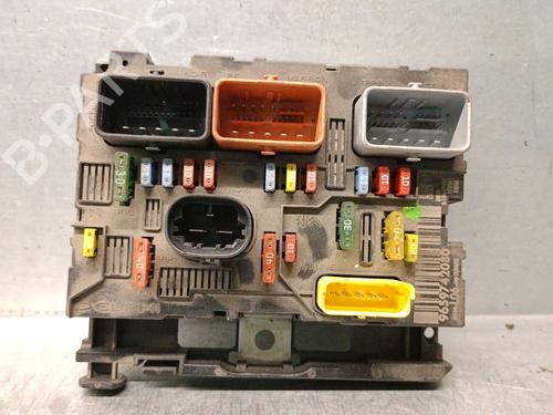 Used Fuse box Fuse box PEUGEOT 307 SW (3H) 2.0 HDi 135 (136 hp) 38921219 38921219