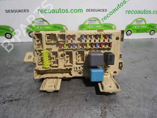 Used Fuse box TOYOTA AVENSIS Estate (_T25_) 2.0 D-4D (CDT250_, CDT250R) (116 hp) 2305205