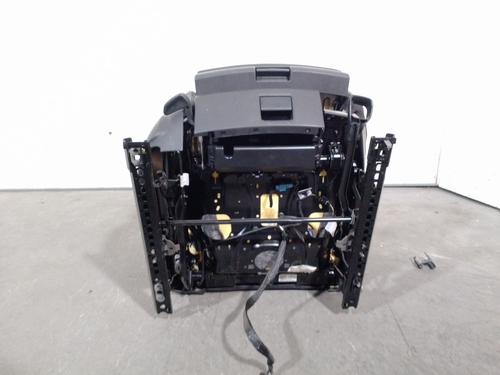 Right front seat AUDI A3 Limousine (8VS, 8VM) 2.0 TDI | BP34625968C16 - Image 10