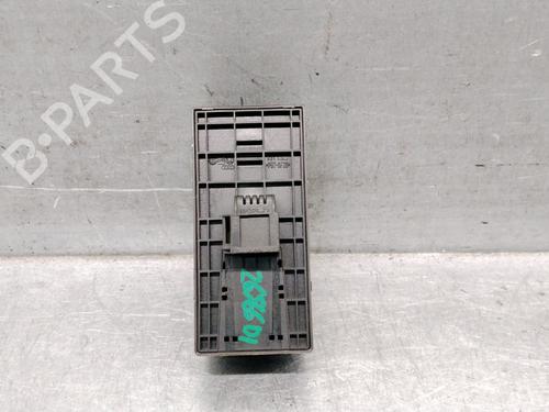 Left front window switch AUDI A4 B7 (8EC) 2.0 TDI | BP39240121I27 - Image 2