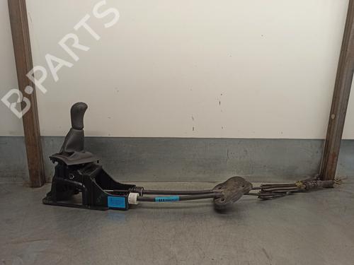 Used Gear lever RENAULT MEGANE III Hatchback (BZ0/1_, B3_) 1.5 dCi (86 hp) 15002658