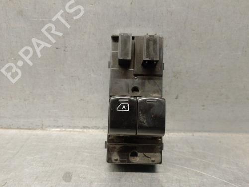 Used Left front window switch NISSAN NV200 / EVALIA Bus 1.5 dCi 90 (M20, M20M) (90 hp) 27668817