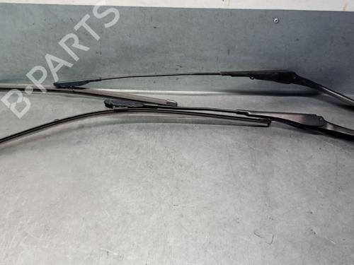 Used Front windshield wiper arm BMW 3 (F30, F80) 330 e (252 hp) 28172146