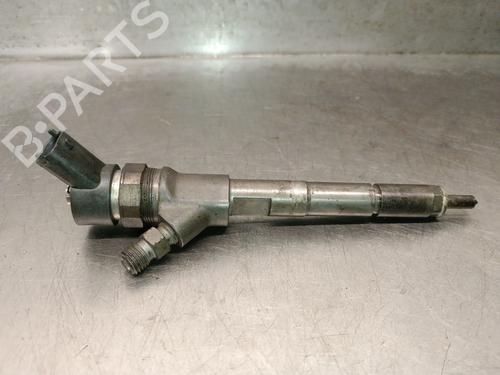 Used Injector Injector TOYOTA YARIS (_P9_) 1.4 D-4D (NLP90_, NLP90R) (90 hp) 39174452 39174452