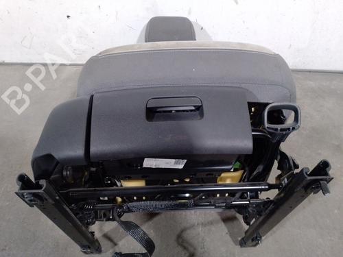 Right front seat VW TOURAN (5T1) 1.4 TSI | BP31039610C16