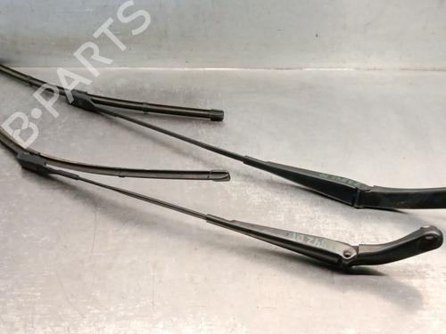 Used Front windshield wiper arm AUDI A4 B8 Avant (8K5) RS4 quattro (450 hp) 26502851