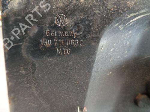 Gear lever VW VENTO (1H2) 1.9 D | BP12132135M90 