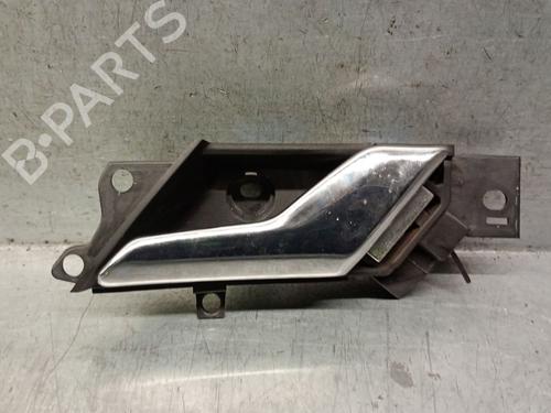 Używane Klamka wewnętrzna drzwi przednich prawych OPEL ANTARA A (L07) 2.2 CDTi (163 hp) 30794487