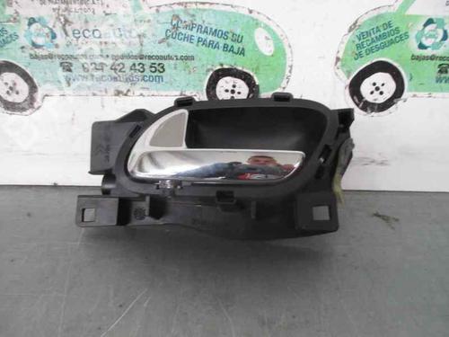 Used Front left interior door handle PEUGEOT 407 (6D_) 2.0 HDi 135 (6DRHRH, 6DRHRE, 6DRHRG, 6DRHRJ) (136 hp) 3217503