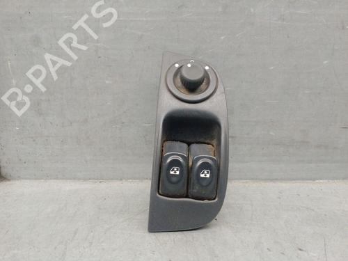 Used Left front window switch RENAULT MEGANE I (BA0/1_) 1.6 16V (BA04, BA0B, BA11, BA1J, BA16, BA19, BA1K, BA1V,... (107 hp) 31538633