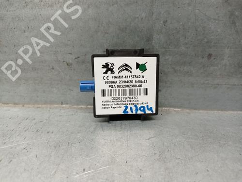 Antenne/Steun PEUGEOT 208 II (UB_, UP_, UW_, UJ_) e-208 (136 hp) 23077469