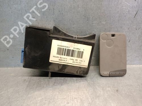 Used Ignition barrel RENAULT LAGUNA II (BG0/1_) 2.0 16V IDE (BG0N) (140 hp) 30507607