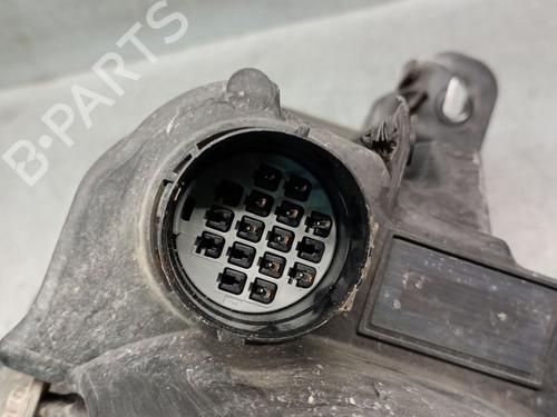 Right headlight JAGUAR F-PACE (X761) 2.0 TD4 | BP32319404C29