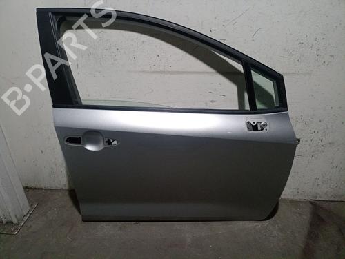Used Right front door Right front door TOYOTA COROLLA Hatchback (_E21_, _EA1_, _EH1_) 1.8 Hybrid (ZWE211) (98 hp) 40219899 40219899