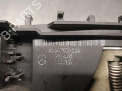 Front right exterior door handle MERCEDES-BENZ M-CLASS (W164) ML 320 CDI 4-matic (164.122) | BP24611816C129 