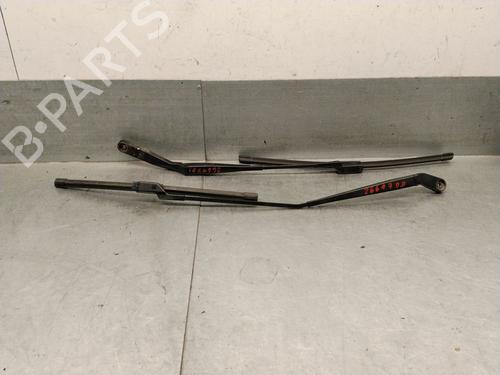 Used Front windshield wiper arm Front windshield wiper arm 39589066 39589066