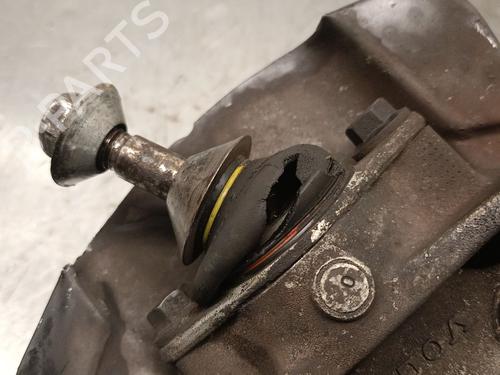 Right front steering knuckle VOLVO XC70 I Cross Country (295) D5 AWD | BP20708886M26 