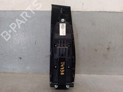 Comutador vidro frente esquerdo MAZDA 3 Hatchback (BP) 2.0 SKYACTIV-G M Hybrid | BP32367276I27