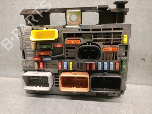 Used Fuse box Fuse box 36461028 36461028