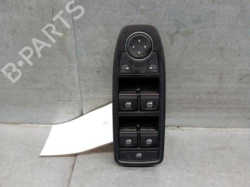 Used Left front window switch RENAULT CLIO V (B7_) 1.6 E-TECH 140 (B7MU) (140 hp) 29201094