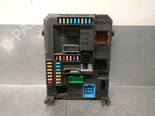 Used Fuse box Fuse box 39100953 39100953