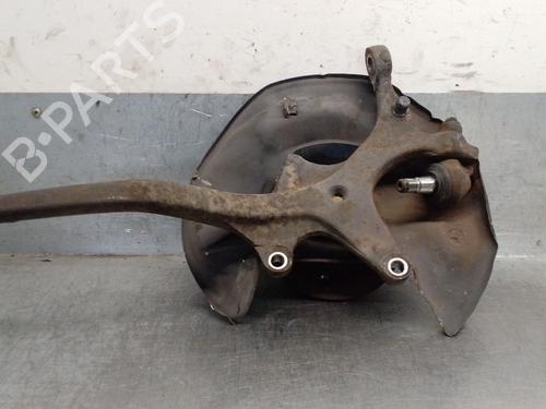 Used Right front steering knuckle Right front steering knuckle MERCEDES-BENZ C-CLASS (W202) C 220 (202.022) (150 hp) 33649904 33649904