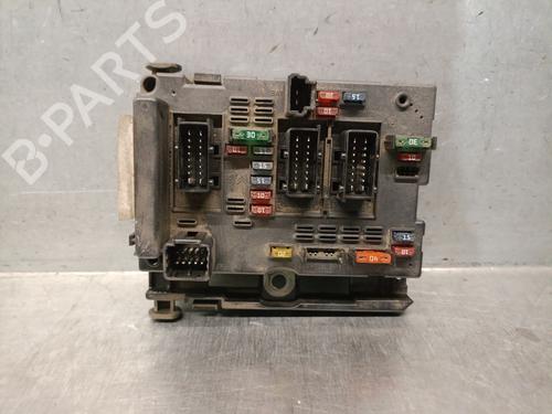 Used Fuse box Fuse box 39503745 39503745