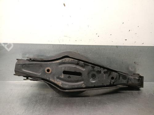Used Right rear suspension arm KIA SORENTO III (UM) 2.2 CRDi (200 hp) 31931712