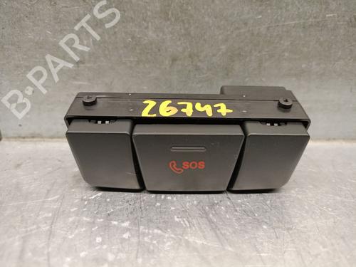 switch-mercedes-benz-cla-coupe-c117-2013-2014-2015-2016-2017-2018-2019-39684958 main image