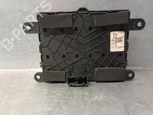 Switch CITROËN DS5 2.0 HDi 200 Hybrid4 All-wheel Drive | BP27998351I30 