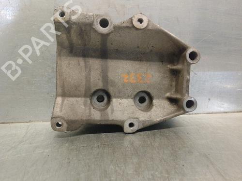 Used Engine mount Engine mount 13015882 13015882