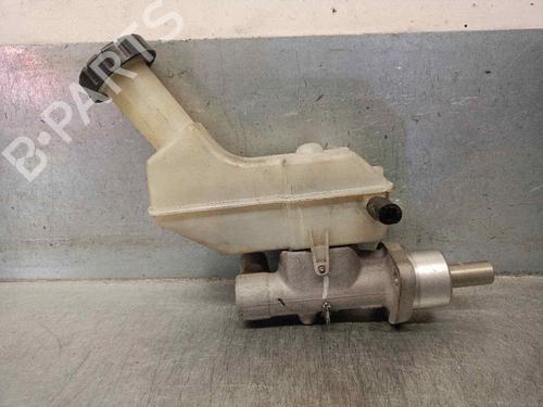 Used Brake master cylinder RENAULT CLIO III (BR0/1, CR0/1) 1.2 16V (BR02, BR0J, BR11, CR02, CR0J, CR11) (75 hp) 18077228