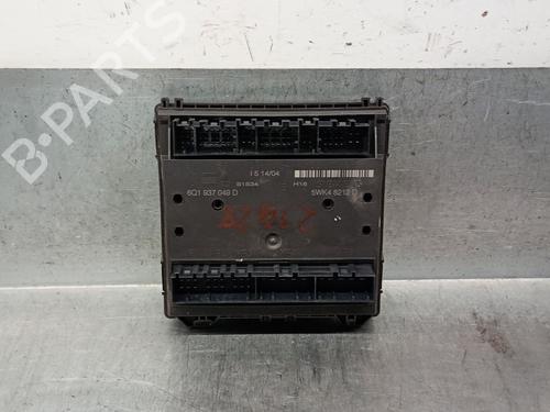 Sikringsdose VW POLO IV (9N_, 9A_) 1.9 TDI (101 hp) 28360452