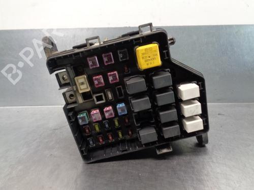 Used Fuse box Fuse box HYUNDAI SANTA FÉ I (SM) 2.4 16V (146 hp) 13381144 13381144