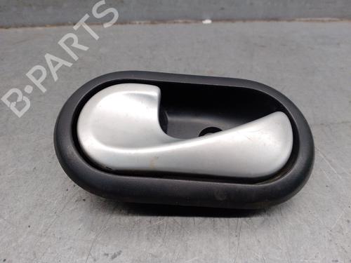 Venstre foran invendig håndtak DACIA SANDERO 1.5 dCi (68 hp) 31052391