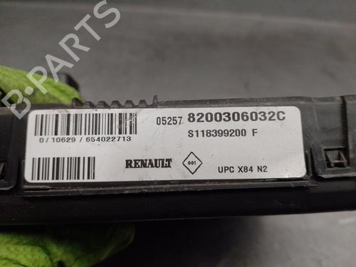 Fuse box RENAULT SCÉNIC II (JM0/1_) 1.9 dCi (JM0G, JM12, JM1G, JM2C) | BP30962455E1 - Image 3