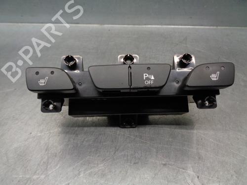 Used Switch Switch HYUNDAI ix35 (LM, EL, ELH) 1.7 CRDi (116 hp) 20261143 20261143