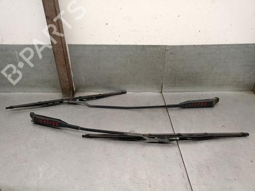 Used Front windshield wiper arm Front windshield wiper arm OPEL CORSA C (X01) 1.3 CDTI (F08, F68) (70 hp) 33795853 33795853