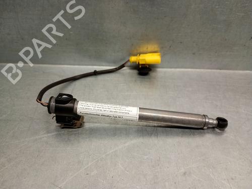 BP30053071M83 main image